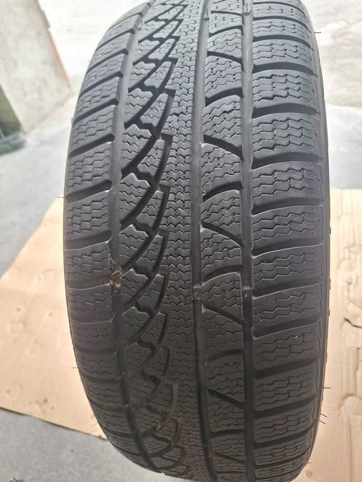 opona zimowa używana 215/45/18 głębokość bieżnika 6mm