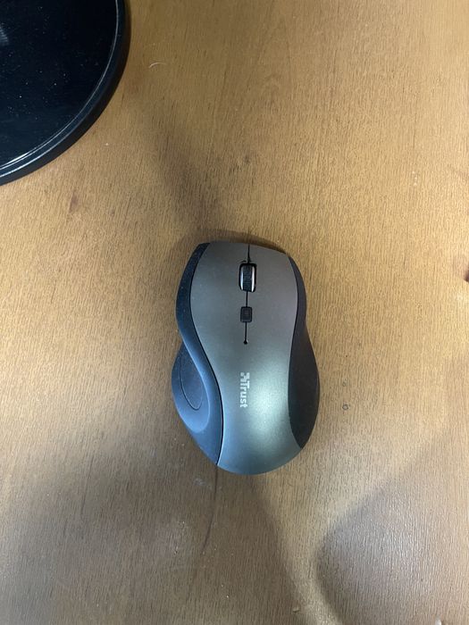 Продам компʼютер для навчання або роботи монітор мишка клавіатура