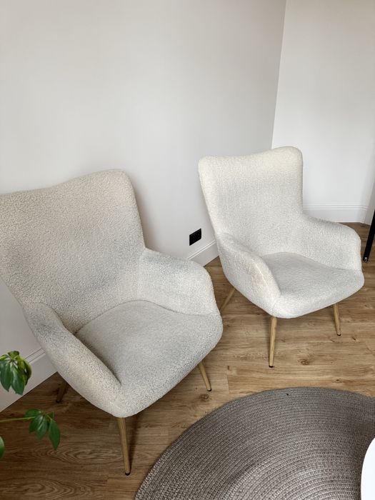 Fotele boucle białe