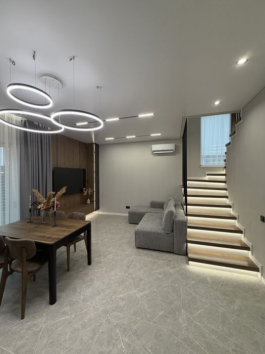 Продаж стильного дуплексу з ремонтом та меблюванням