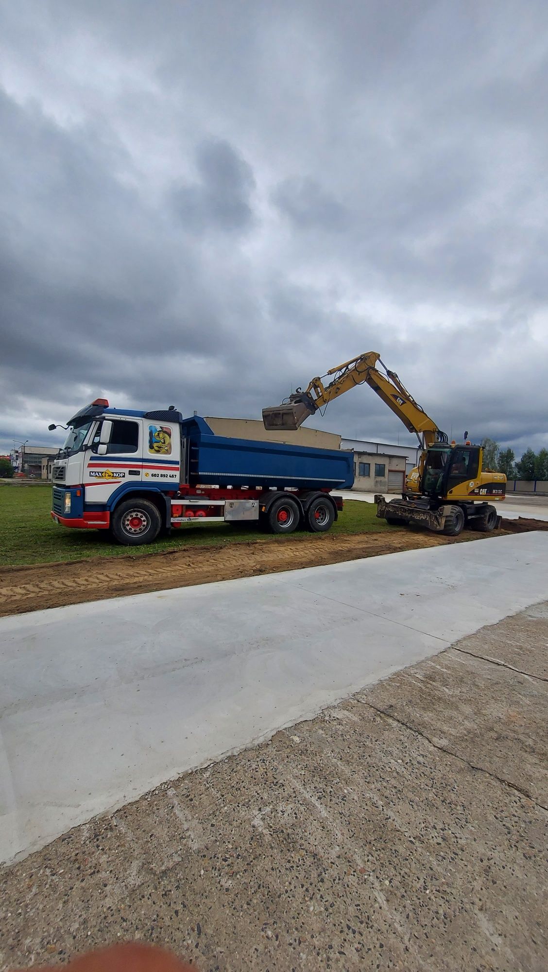 Kucie betonu, wyburzenia .transport ,roboty ziemne, ziemia , piasek