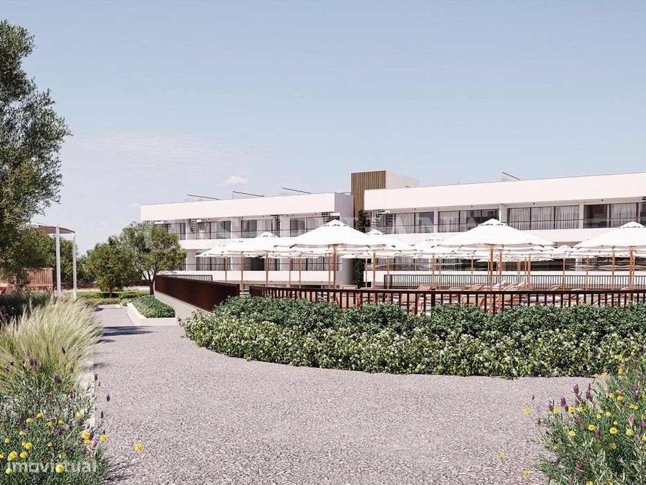 Apartamento T0 com varanda, junto à praia, no Carvoeiro, Algarve