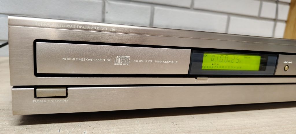 Odtwarzacz CD player DENON DCD-210.