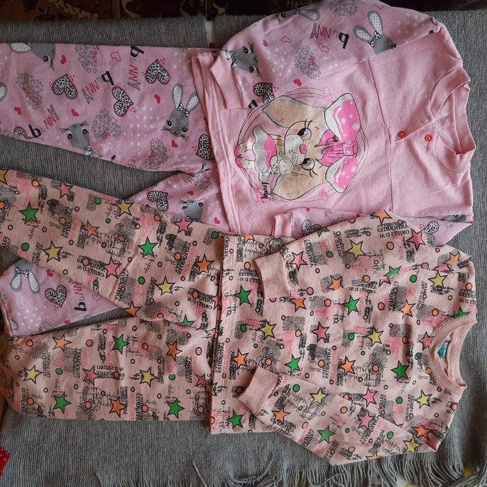 Піжамки утеплені 2 шт 110р.