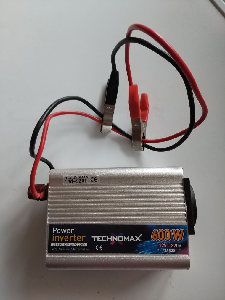 Преобразователь напряжения инвертор 12/220v. Tehnomax tm 9201 AC 600w.