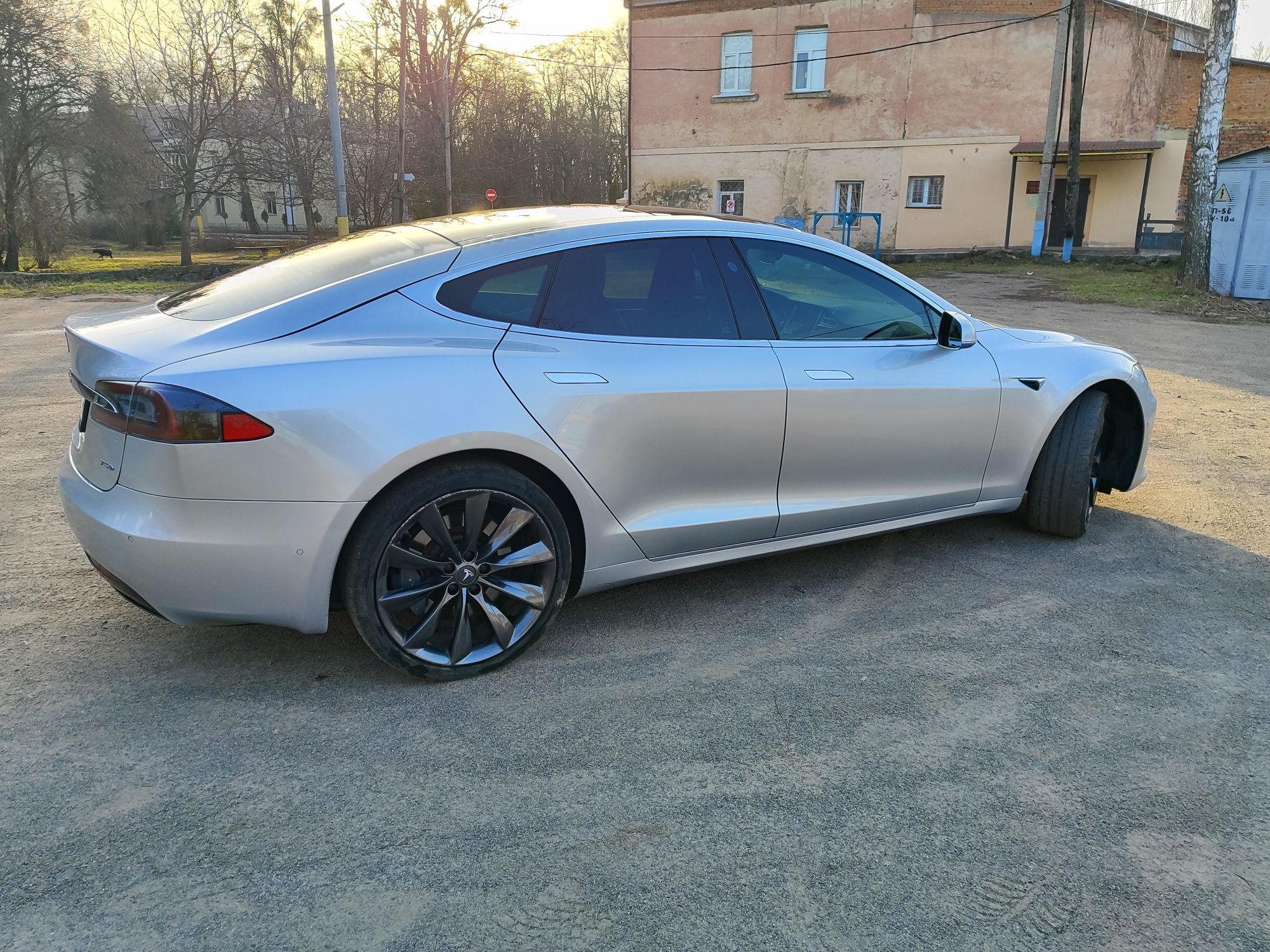 Tesla model S REST 75 D INTEL