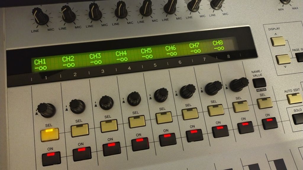 Yamaha 01x interfejs audio na złączu Firewire z cyfrowym mikserem