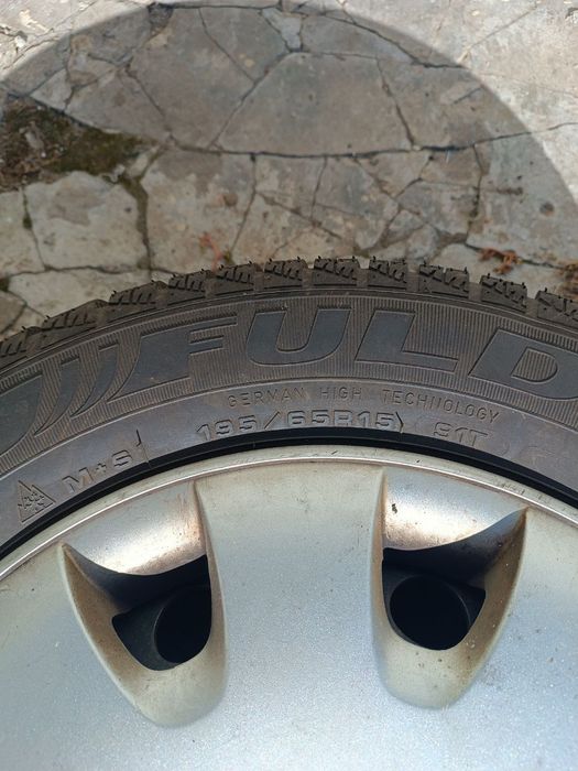 Комплект Зимових шини з дисками  Fulda 195/65 r15 , з дисками