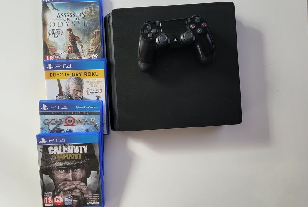 PlayStation 4 slim + gry