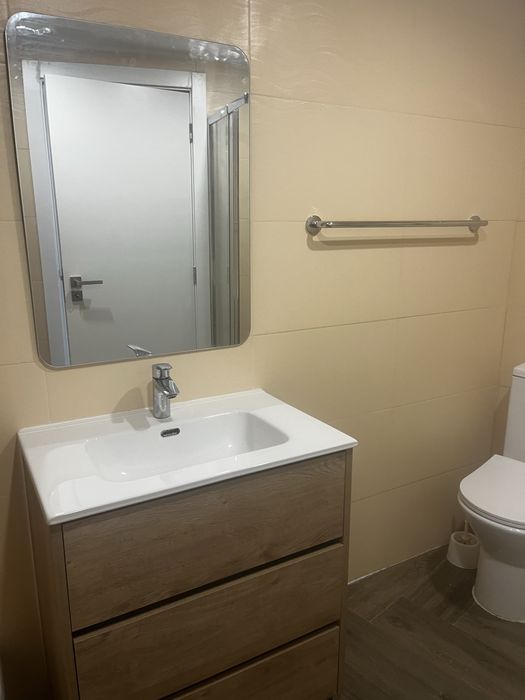 Aluga-se T0+1 independente, em moradia