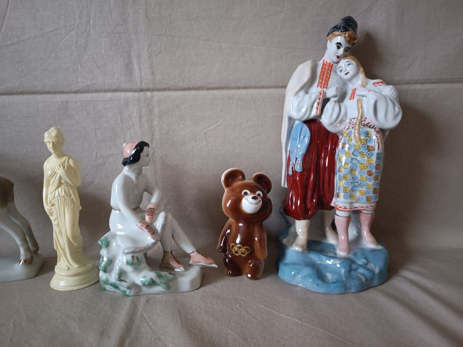 Статуэтки фарфоровые Полонное