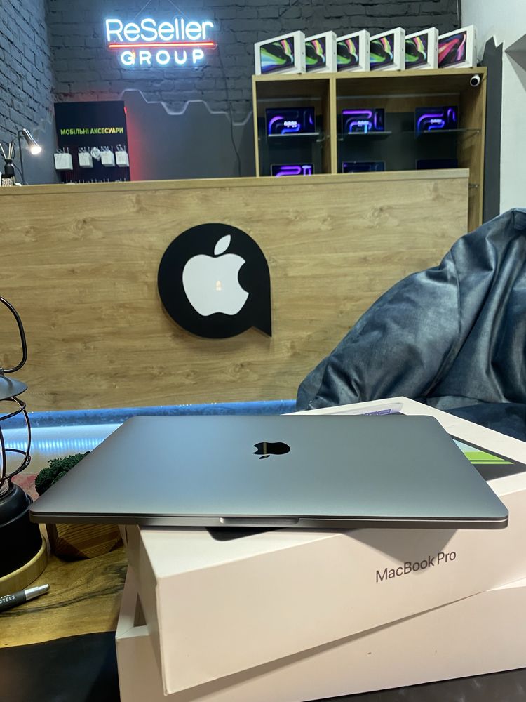 Ноутбук MacBook Pro 13" M2 8/512GB/8CPU/10GPU Space Gray (MNEJ3) 2022