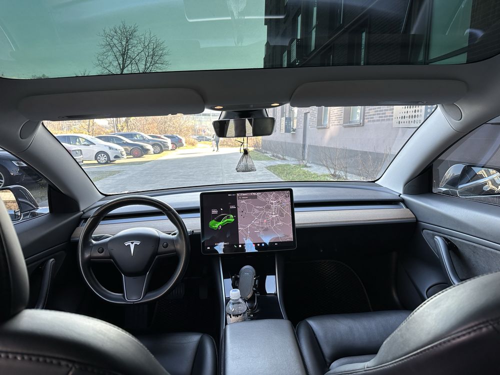 Оренда Tesla Model 3 Long Range з ліцензією під таксі