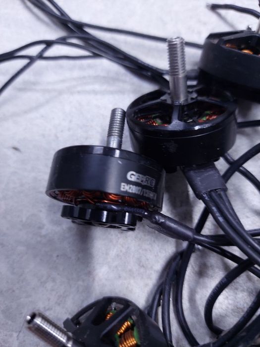 Моторы на FPV EMAX 2807 11300KV и другий для 5"7"8"