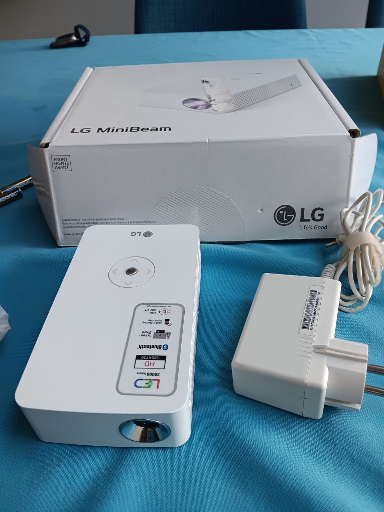 Projector portatil LG PH30JG