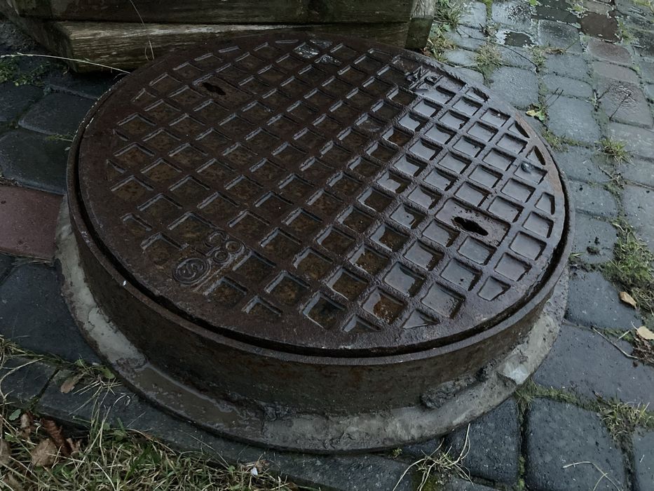 Właz żeliwny kanalizacyjny