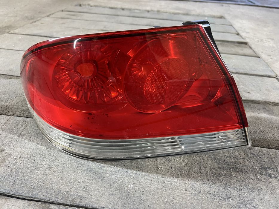 Продам задній лівий фонар ланцер 9