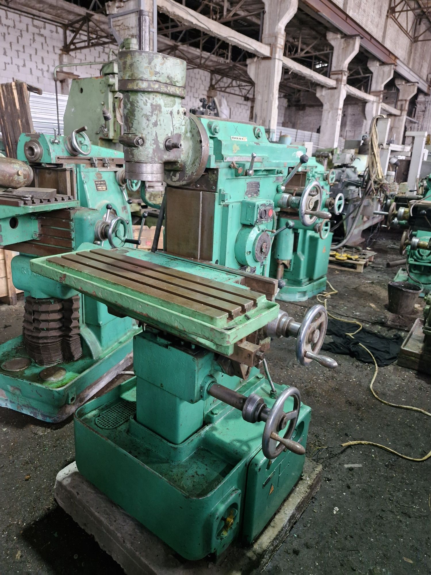 675 фрезерный станок  с долб.головой