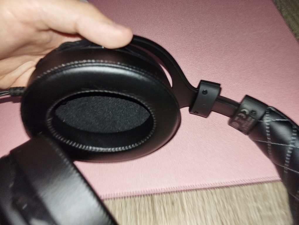 Наушники Corsair hs60pro