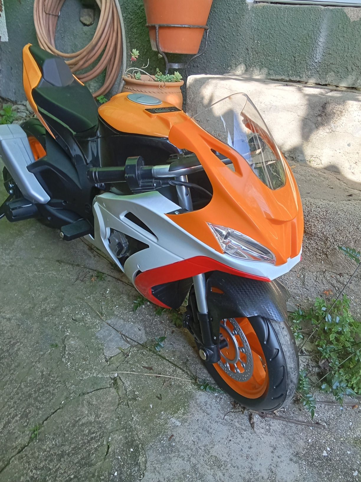 Mota injusa Honda Repsol 12V