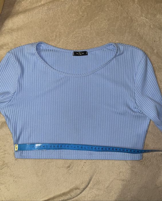 Костюм блакитний юбка з розрізом і топ