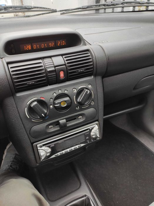 Opel corsa B de 1998