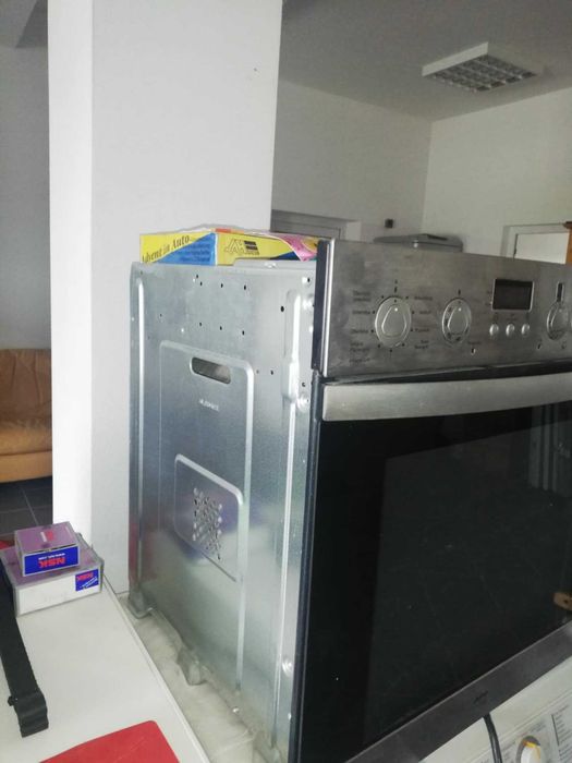 Piekarnik z szklaną płytą grzewczą