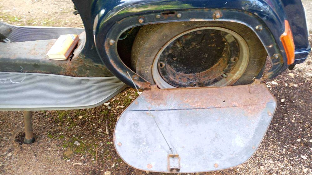 VESPA PKXLS de 1990 para peças ou restauro, com documentos