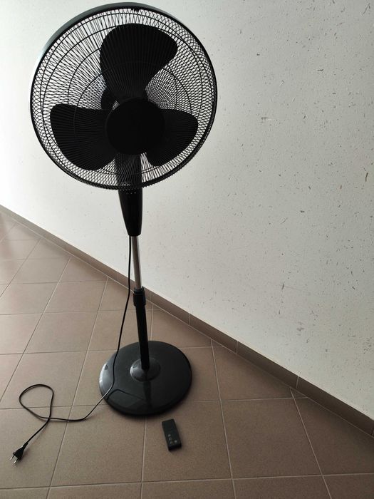 Wiatrak Wentylator stojący