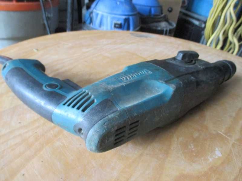 Młotowiertarka Makita HR2450T