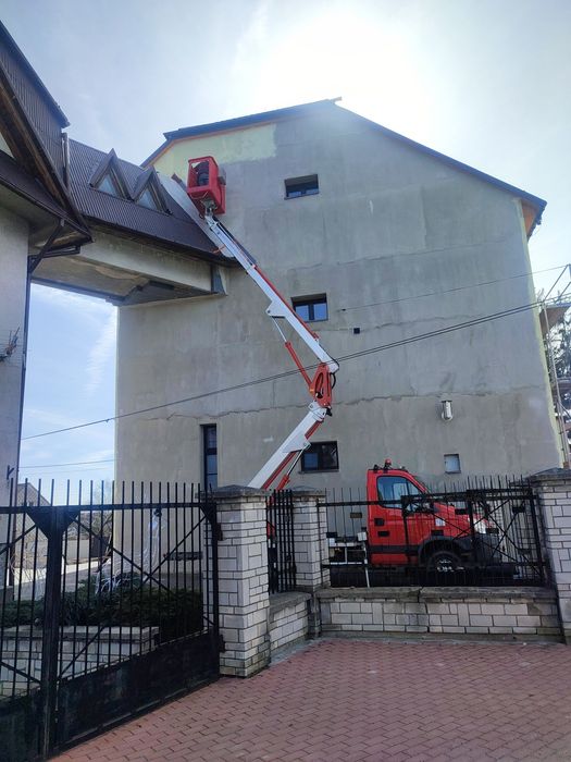 Usługi podnośnikiem koszowym wynajem zwyżki wycinka mycie 17m 26m