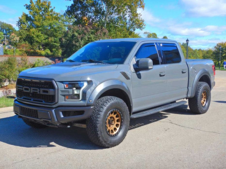 Ford F-150 Raptor SuperCrew      2018