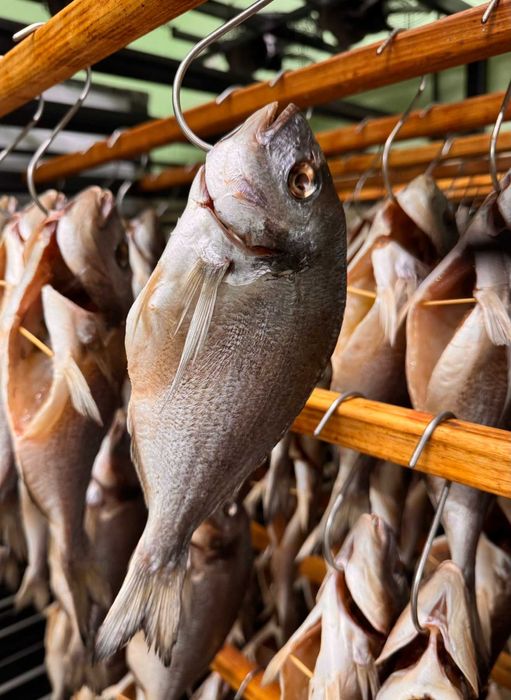 Дорадо вяленая.Дорадо горячего копчения.Сибас вяленый.Рыба.