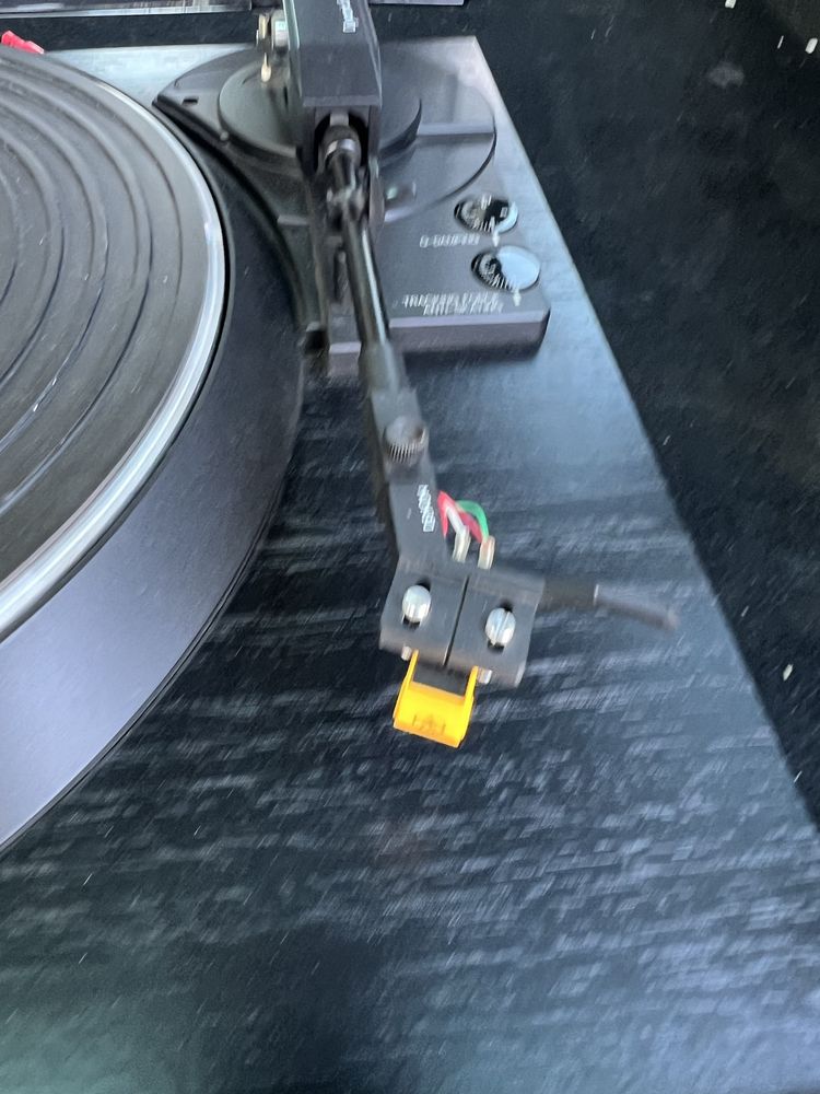Gramofon Denon DP 37F
