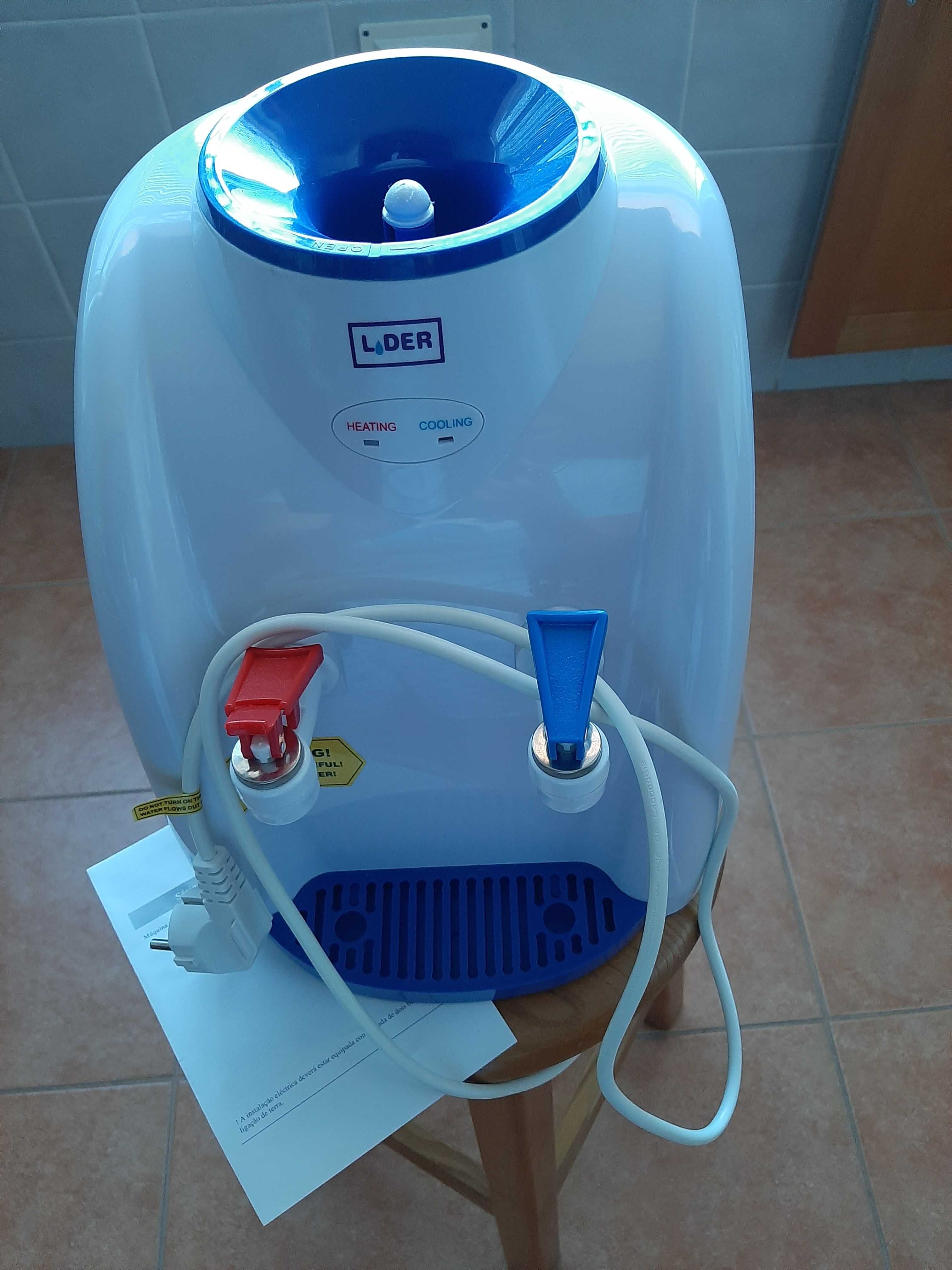 Distribuidor de Agua  prático