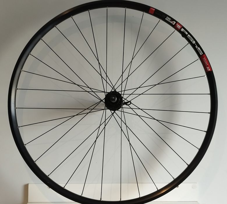 Koło tylne 28" piasta Novatec D792 SB-CL /obręcz DT Swiss 545D