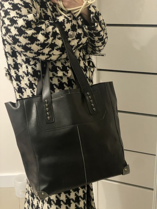 Вмістка сумка з дуже якісноі гладкоі шкіри