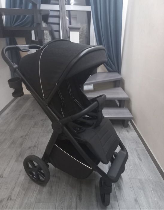 Прогулянкова коляска CARRELLO Bravo
