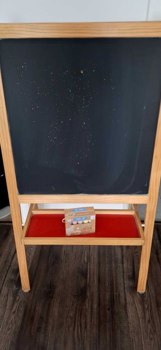 AKTUALNE Tablica kredowa dwustronna plus kreda