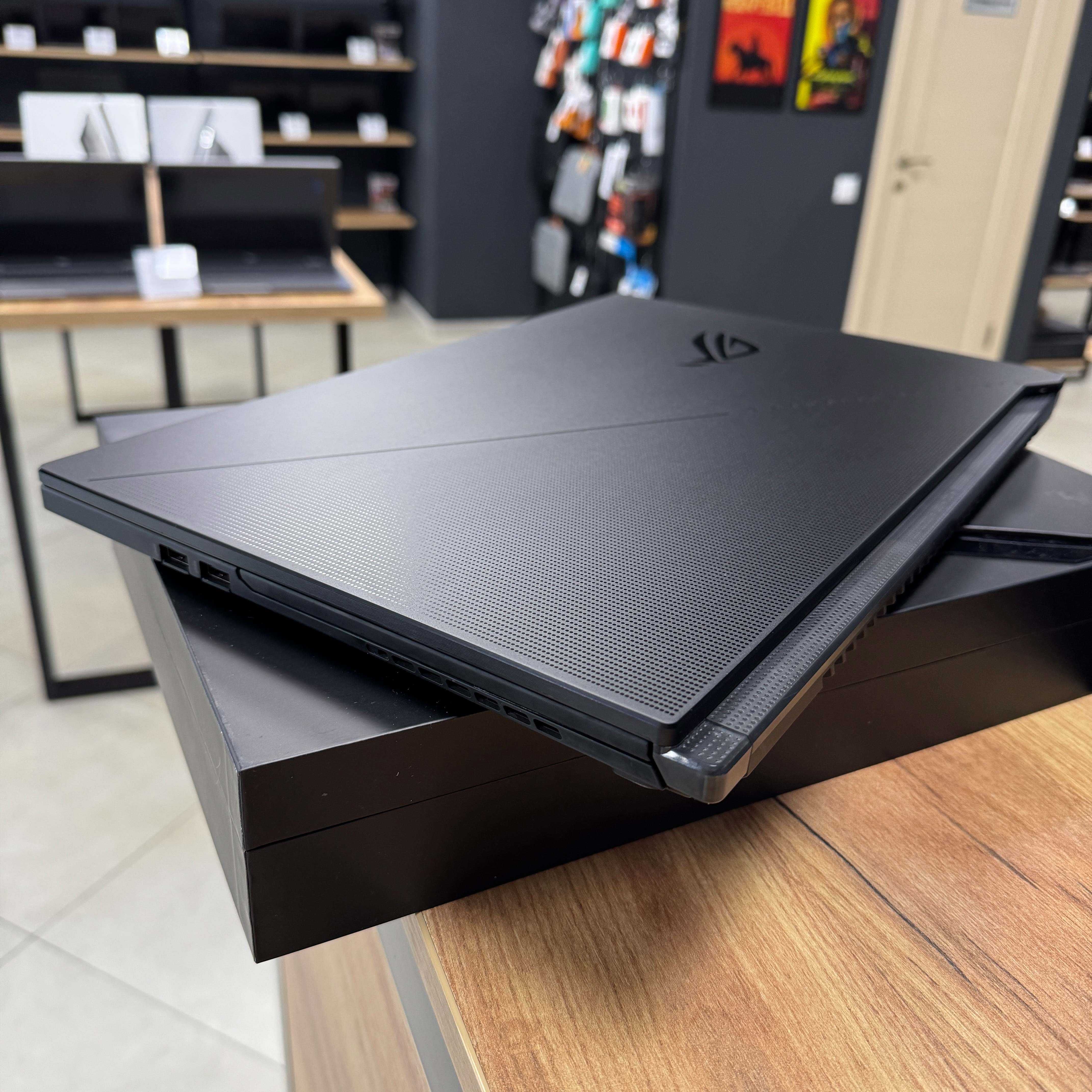 Ігровий ROG Zephyrus S - 17.3" 4K 120 Гц/i7 11800H/RTX 3070 8 GB/16 GB