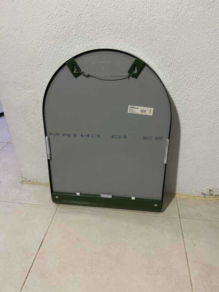 Espelho verde tropa com compartimento para os essenciais do dia a dia