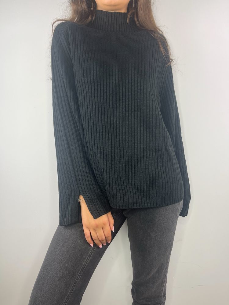 Czarny sweter z szerokimi rekawami Rainbow rozmiar 44/46
