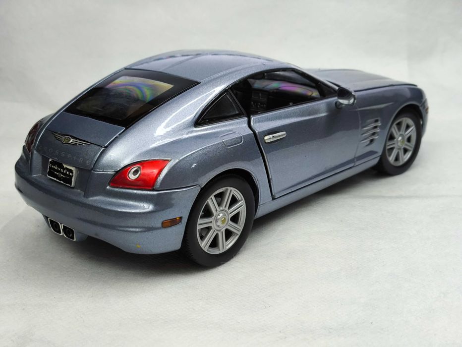 Модель Chrysler Crossfire 1/18 Motormax