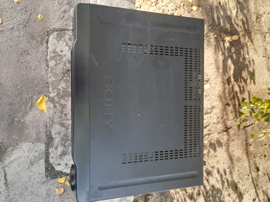 Відеомагнітофон SONI