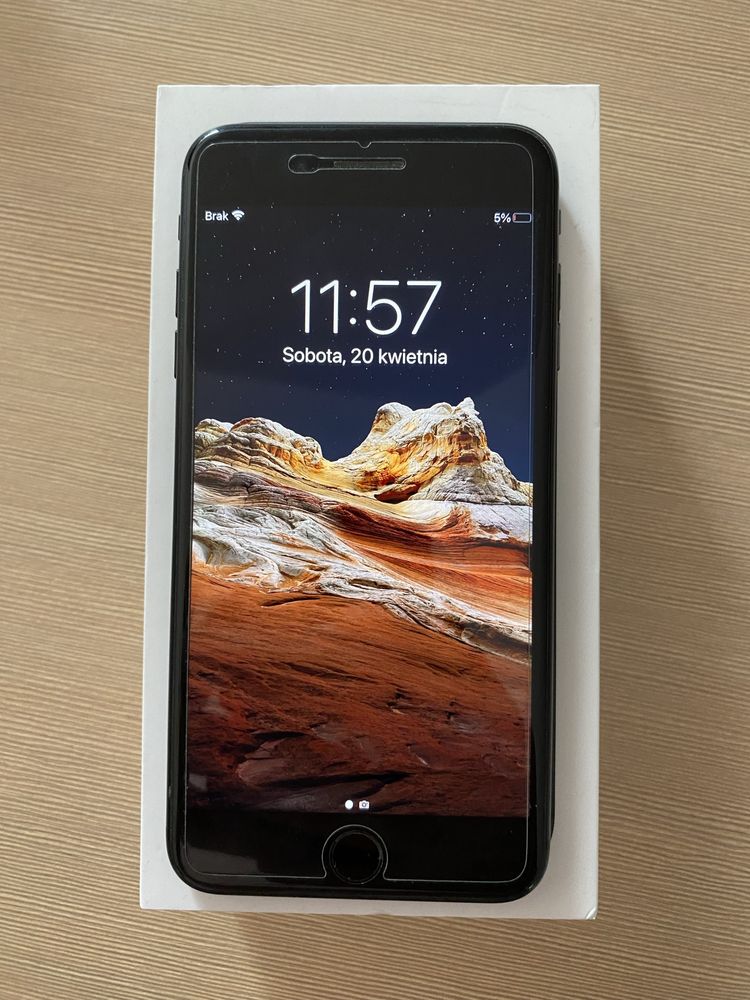 Iphone 7 plus 32 Gb czarny stan bardzo dobry nowa bateria