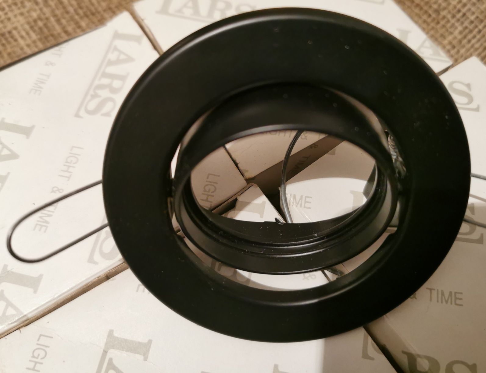 Oprawa halogen czarny mat pod standard żarówkę Led.