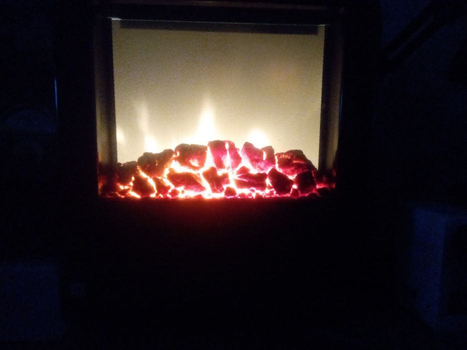 Камін електричний ( електрокамін)