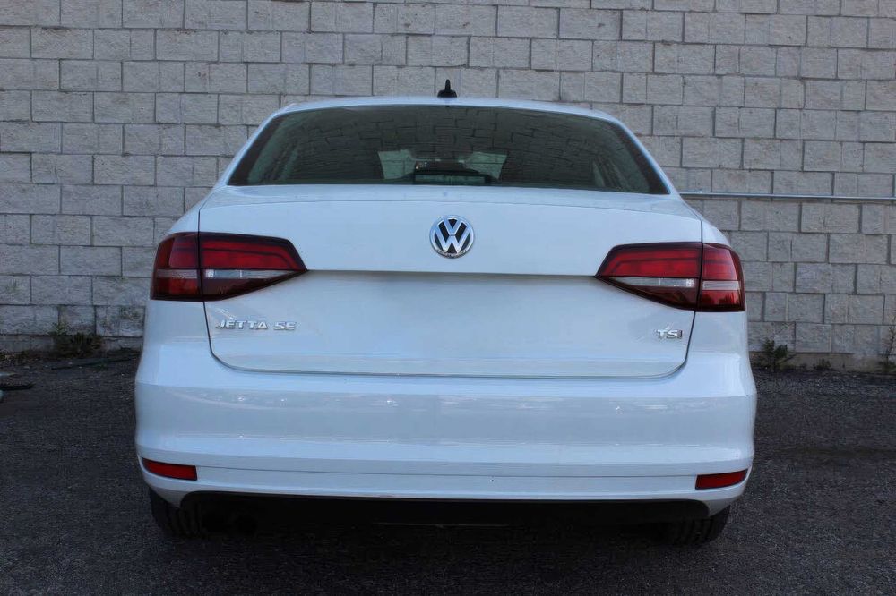 Volkswagen Jetta SE      2017