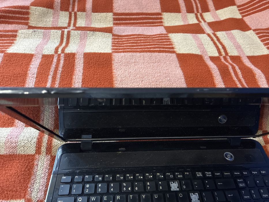 Laptop Fujitsu intel core i 3 dysk 250GB