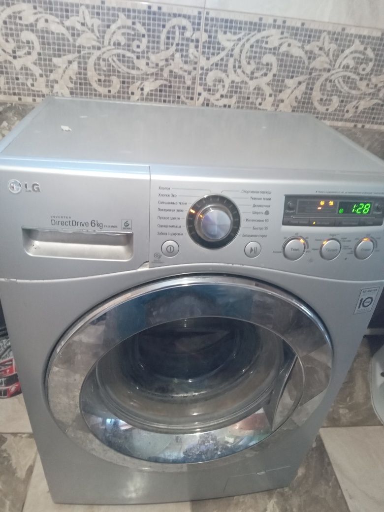 Продається пральна машина    LG